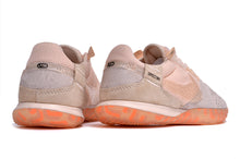 Carregar imagem no visualizador da galeria, Nike Street Gato Futsal - Salmão