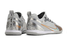 Carregar imagem no visualizador da galeria, Nike Air Zoom Mercurial Vapor 15 Pro Futsal - 25 Anos