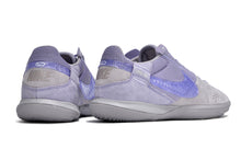 Carregar imagem no visualizador da galeria, Nike Street Gato Futsal - Roxo