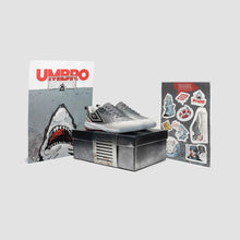 Carregar imagem no visualizador da galeria, Chuteira Futsal Umbro Pro 5 Bump Shark