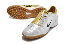 Carregar imagem no visualizador da galeria, Nike Total 90 Society - Branco Dourado