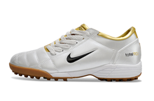 Carregar imagem no visualizador da galeria, Nike Total 90 Society - Branco Dourado