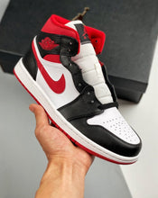Carregar imagem no visualizador da galeria, Tênis Nike Air Jordan 1