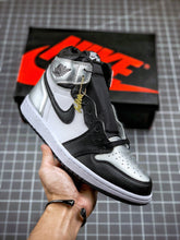 Carregar imagem no visualizador da galeria, Tênis Nike Air Jordan 1
