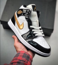 Carregar imagem no visualizador da galeria, Tênis Nike Air Jordan 1