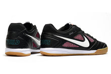 Carregar imagem no visualizador da galeria, Nike SB Gato Futsal - Preto Vermelho