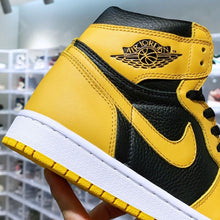 Carregar imagem no visualizador da galeria, Tênis Nike Air Jordan 1