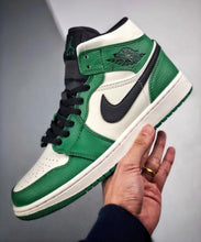Carregar imagem no visualizador da galeria, Tênis Nike Air Jordan 1