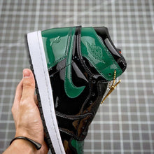 Carregar imagem no visualizador da galeria, Tênis Nike Air Jordan 1