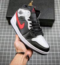 Carregar imagem no visualizador da galeria, Tênis Nike Air Jordan 1