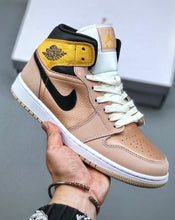 Carregar imagem no visualizador da galeria, Tênis Nike Air Jordan 1