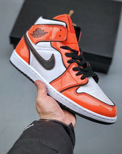 Carregar imagem no visualizador da galeria, Tênis Nike Air Jordan 1