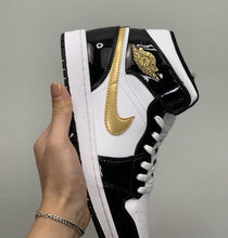 Carregar imagem no visualizador da galeria, Tênis Nike Air Jordan 1
