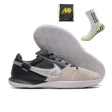 Carregar imagem no visualizador da galeria, Nike Street Gato Futsal - Preto Cinza