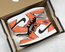 Carregar imagem no visualizador da galeria, Tênis Nike Air Jordan 1