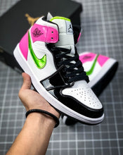 Carregar imagem no visualizador da galeria, Tênis Nike Air Jordan 1