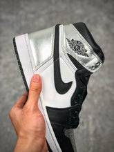 Carregar imagem no visualizador da galeria, Tênis Nike Air Jordan 1