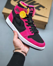 Carregar imagem no visualizador da galeria, Tênis Nike Air Jordan 1