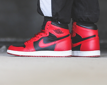 Carregar imagem no visualizador da galeria, Tênis Nike Air Jordan 1