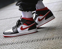 Carregar imagem no visualizador da galeria, Tênis Nike Air Jordan 1