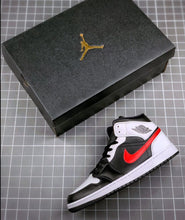 Carregar imagem no visualizador da galeria, Tênis Nike Air Jordan 1