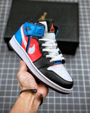 Carregar imagem no visualizador da galeria, Tênis Nike Air Jordan 1