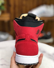 Carregar imagem no visualizador da galeria, Tênis Nike Air Jordan 1