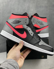 Carregar imagem no visualizador da galeria, Tênis Nike Air Jordan 1