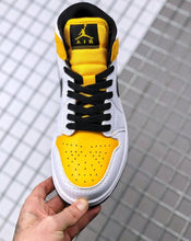 Carregar imagem no visualizador da galeria, Tênis Nike Air Jordan 1