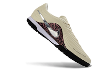 Carregar imagem no visualizador da galeria, Nike Tiempo Legend Maestro PRO Society - United 03
