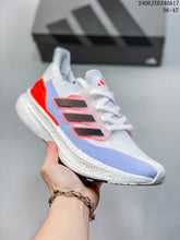 Carregar imagem no visualizador da galeria, Tênis Adidas Ultra Boost Light
