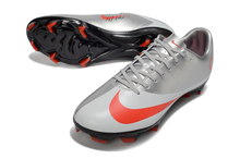 Carregar imagem no visualizador da galeria, Nike Mercurial Vapor Superfly Elite FG - Remake  Prata
