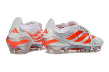 Carregar imagem no visualizador da galeria, Adidas Predator 26 Elite Tongue FG - Branco
