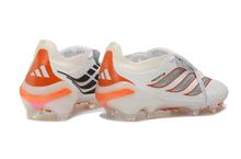 Carregar imagem no visualizador da galeria, Adidas Predator 26 Elite Tongue FG

