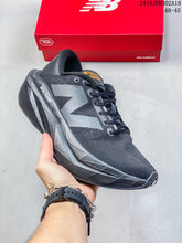 Carregar imagem no visualizador da galeria, Tênis New Balance FC SC Elite V4 - CLIQUE PARA VER MAIS CORES
