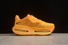 Carregar imagem no visualizador da galeria, NIKE VOMERO PREMIUM

