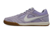 Carregar imagem no visualizador da galeria, Nike SB Gato Futsal - Roxo
