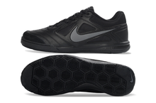 Carregar imagem no visualizador da galeria, Nike SB Gato Futsal - Black
