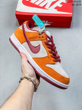 Carregar imagem no visualizador da galeria, Tênis Dunk SB - CLIQUE PARA VER MAIS CORES
