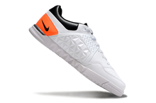 Carregar imagem no visualizador da galeria, Nike Gato Futsal - Branco Preto
