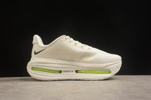 Carregar imagem no visualizador da galeria, NIKE VOMERO PREMIUM
