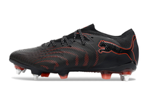 Carregar imagem no visualizador da galeria, Puma Future 9 Ultimate SG - Preto Vermelho
