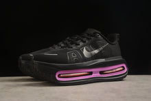 Carregar imagem no visualizador da galeria, NIKE VOMERO PREMIUM
