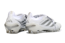 Carregar imagem no visualizador da galeria, Adidas Predator 26 Elite Tongue FG

