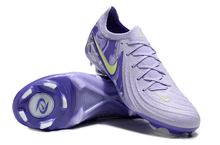 Carregar imagem no visualizador da galeria, Nike Feminina Phantom GX2 Elite FG - Roxa
