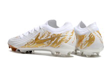 Carregar imagem no visualizador da galeria, Nike Phantom GX2 Elite FG - Branco Dourado

