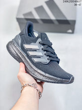 Carregar imagem no visualizador da galeria, Tênis Adidas Ultra Boost Light
