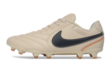 Carregar imagem no visualizador da galeria, Nike Tiempo Ligera Pro FG - Bege
