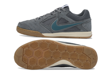 Carregar imagem no visualizador da galeria, Nike SB Gato Futsal - Cinza
