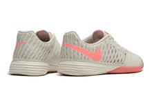 Carregar imagem no visualizador da galeria, Nike Lunar Gato II Futsal - Creme
